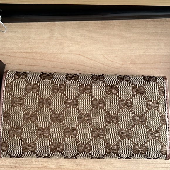 Authentic Gucci Continental wallet comes with box - Picture 3 of 7